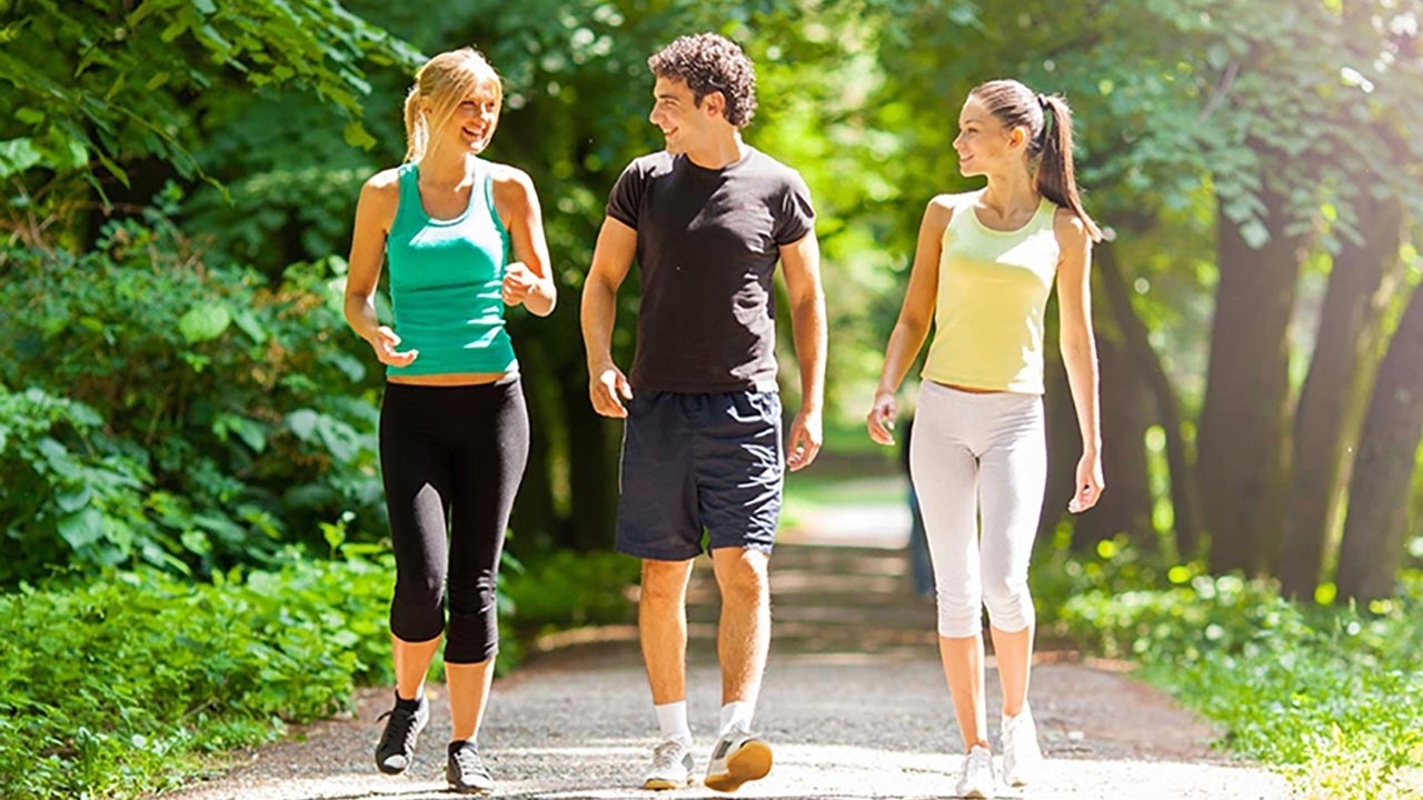 Đi bộ mỗi ngày: Bí quyết giúp cơ thể khỏe mạnh và tinh thần sảng khoái